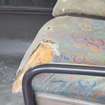 Пътник в градския транспорт на Варна показа снимки от състоянието