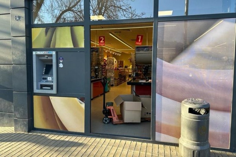 Неуспешен опит за кражба в супермаркет в Пловдив, крадец 