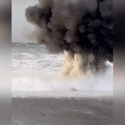 Морска мина избухна на крайбрежието в Батуми ВИДЕО
