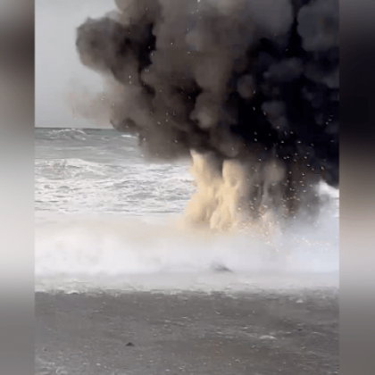 Морска мина избухна на насипа на грузинския град Батуми  Това съобщи