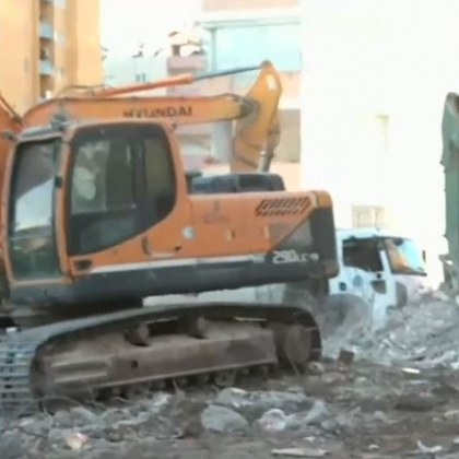 Седмица след опустошителните земетресения в Турция и Сирия спасителите продължават