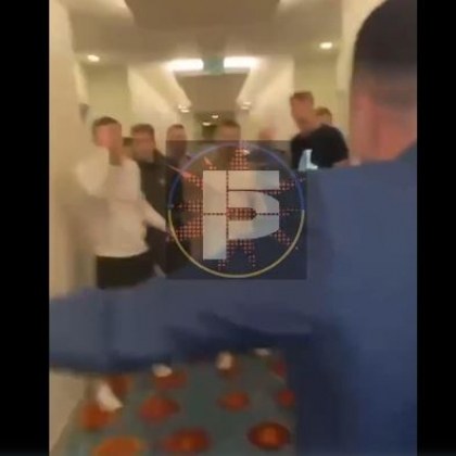 Украински и руски футболисти се биха Анталия ВИДЕО
