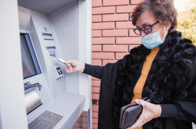 Възобновяват изплащането на забавени пенсии за инвалидност