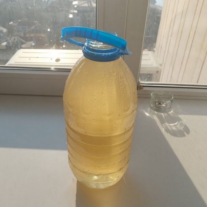 Жена сподели снимка на бутилка с вода и предизвика недоволство Случката