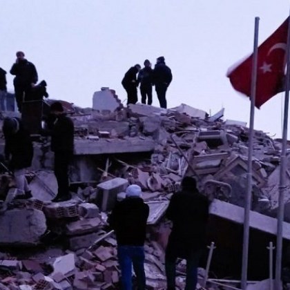 Броят на потвърдените жертви в Турция от двете разрушителни земетресения