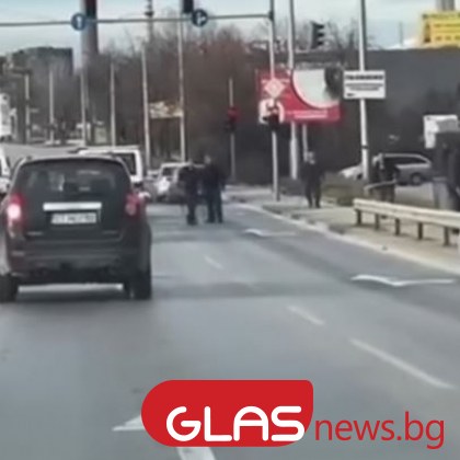Полицията издирва петима души след боя с колове в Пловдив