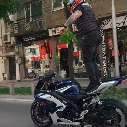 Фукащ се моторист бе заснет по улиците на Варна Водачът