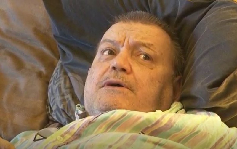 Роден актьор, играл във филма 
