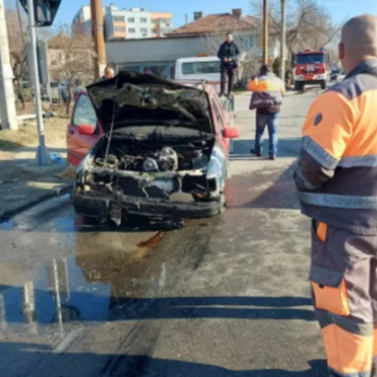 Кола се е самозапалила на жп прелеза в благоевградския квартал