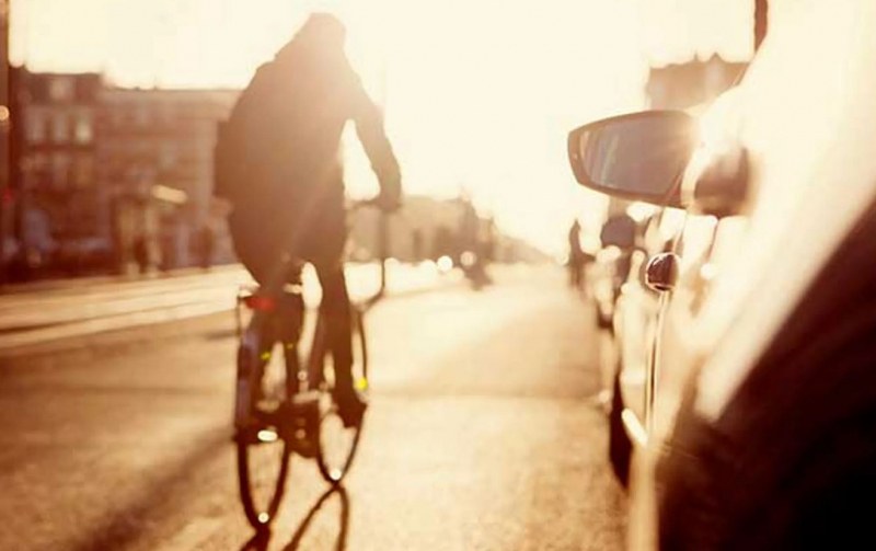 Велосипедист изненада неприятно шофьорка в Пловдив