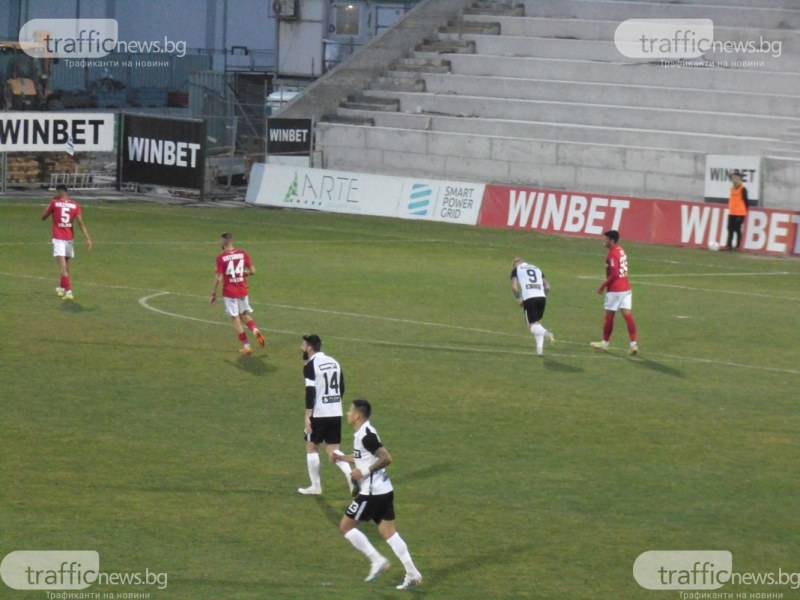 Локомотив (Пловдив) надви съименика си от София с минималното 1:0