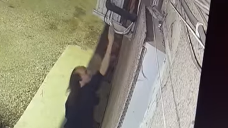 Мъжът, рязал кабели на хладилна система, с нова атака  ВИДЕО