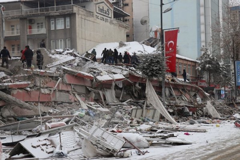 Сеизмолог: Поне още едно разрушително земетресение  ще удари Турция
