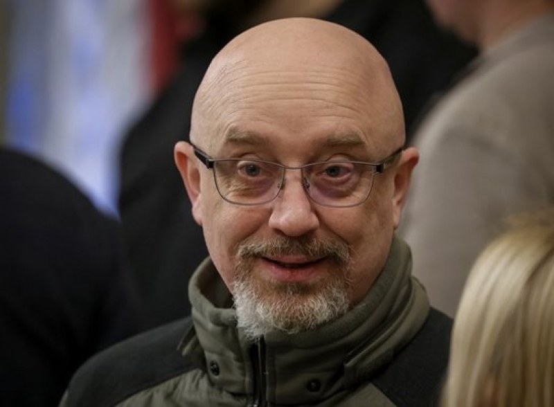 Министърът на отбраната на Украйна призна, че е поискал от Дядо Коледа изтребители