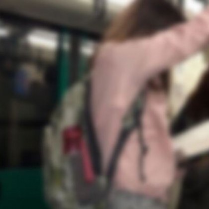 Момиче пътуващо в метрото на София впечатли жена Нела Н