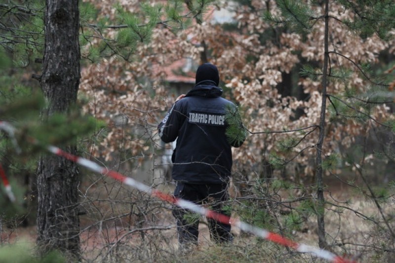 Намериха тяло на мъж в гориста местност, разкриха как е убит