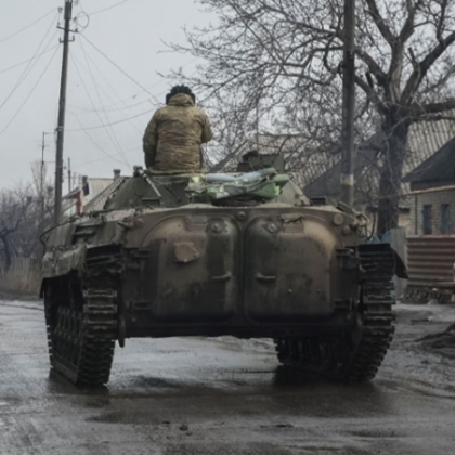 Руските сили извършиха продължителни атаки срещу източния украински град Бахмут