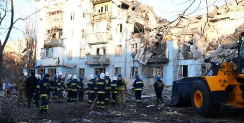 Броят на жертвите в Запорожие се увеличава, дете се води изчезнало СНИМКИ