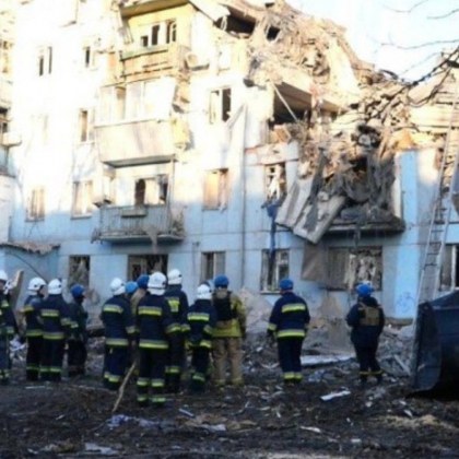 Броят на загиналите при ракетната атака на пететажна жилищна сграда