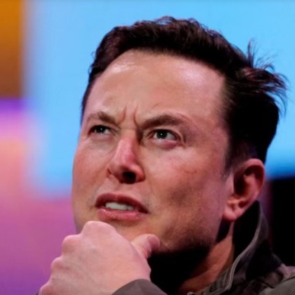 Илон Мъск твърди че правителството трябва незабавно да регулира изкуствения