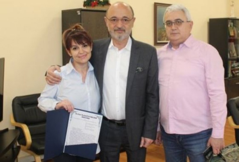 Родилката, транспортирана със 