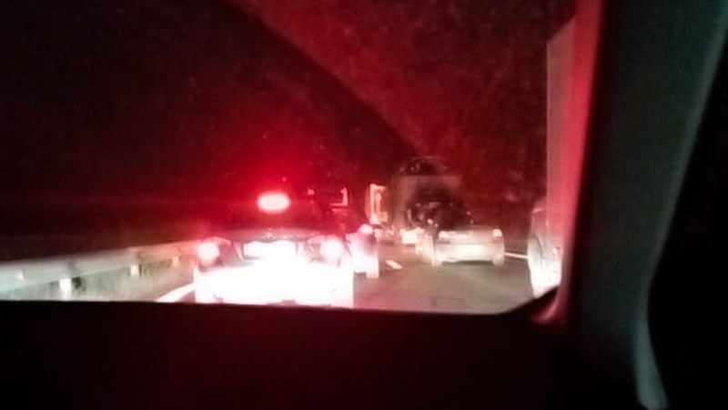 Страшно задръстване в момента на магистрала 