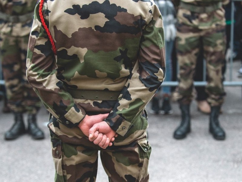 Военната служба за младите хора може да стане задължителна