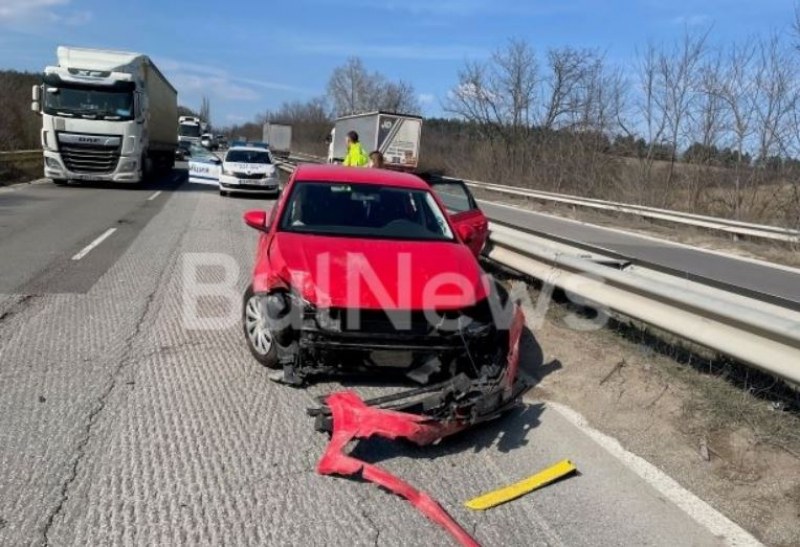 Катастрофа затруднява трафика по международния път Е-79 между Враца и
