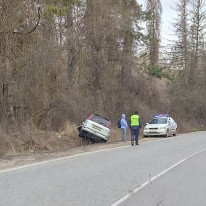 Пътен инцидент е станал в Русенско Кола е загубила контрол и