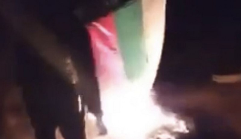 Момче запали българското знаме