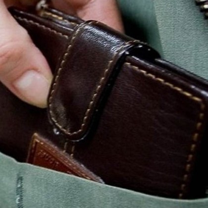 Млад мъж задигна портфейл в ресторант в Пловдив