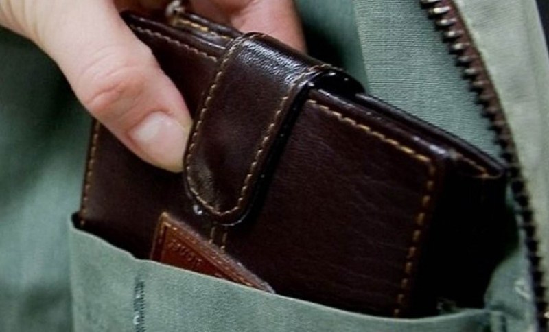 Млад мъж задигна портфейл в ресторант в Пловдив