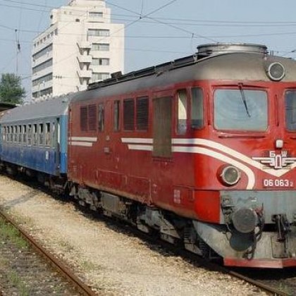 Пътниците на два влака са станали свидетели на невероятен екшън