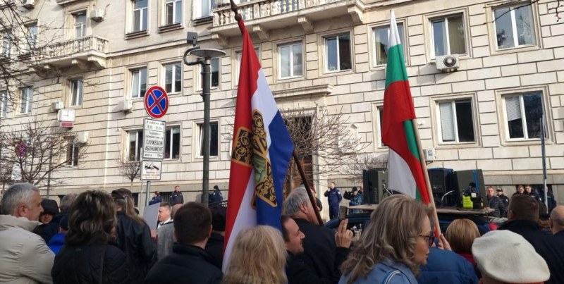 Протест в защита на Паметника на Съветската армия в София