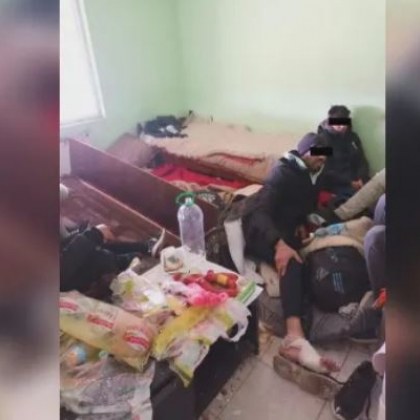 Разкриха депо за подпомагане на бежанци, има задържани
