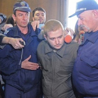 Как е избягал и къде се е крил двойният убиец от