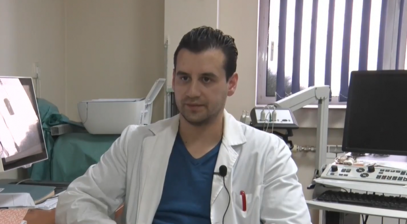 Млад лекар лекува пациенти с редки неврологични заболявания