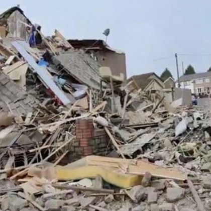 Огромна експлозия разруши дом в Уелс район Суонзи тази сутрин