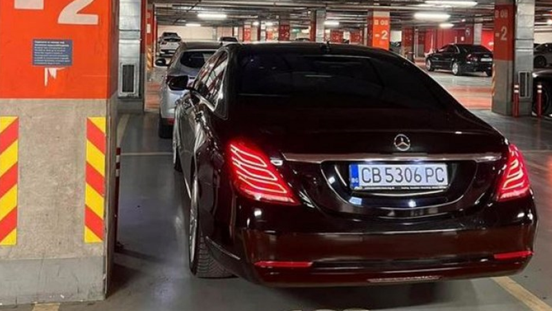 Петима са автоджамбазите, задигнали луксозен автомобил в Герман ВИДЕО