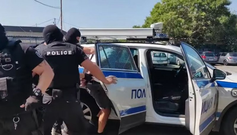 Акция на полицията във Варна. Четирима души бяха задържани на