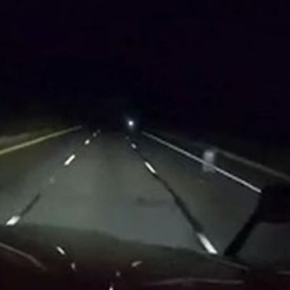 Видеорегистраторът на шофьор на камион засне нещо страховито Това се