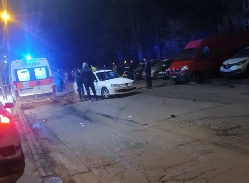 Тежко произшествие е станало тази нощ в София.Пежо и Мерцедес