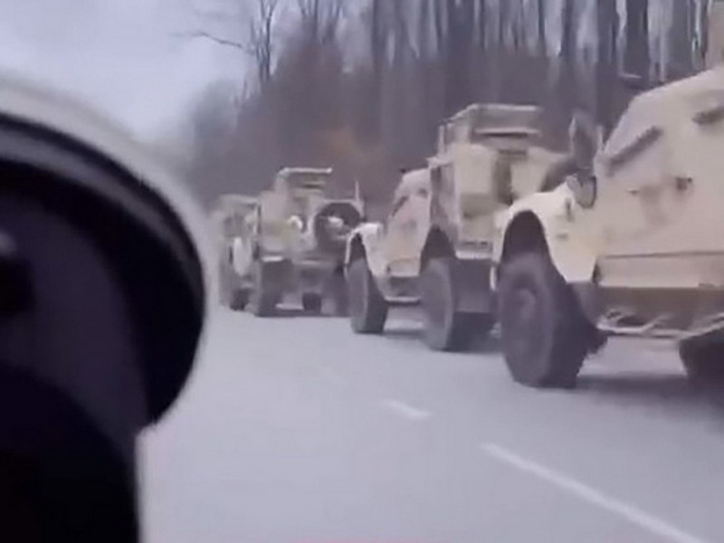 Огромна колона от натовски бронирани машини беше заснета на ВИДЕО