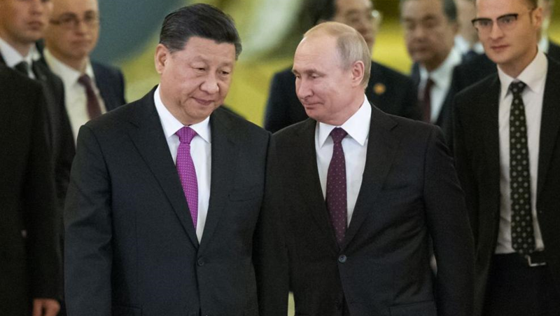 Китайският президент Си Дзинпин кацна в Москва. Той е в