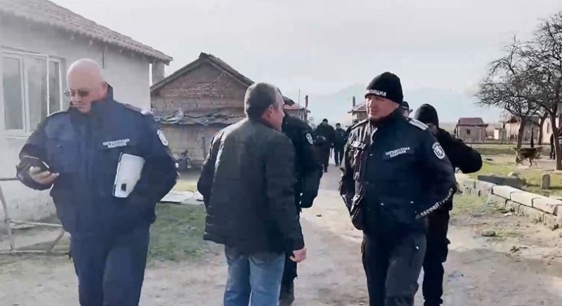 Страх в две села след масовия бой в Казанлък