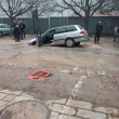 Наводнение на улица в Пловдив след ремонт на ВиК, кола пропадна СНИМКИ