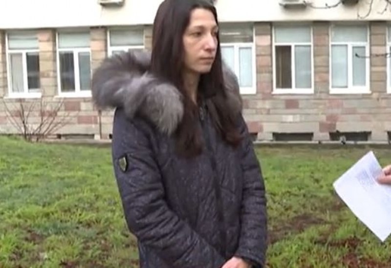 Майка сигнализира за агресия от медици към детето ѝ
