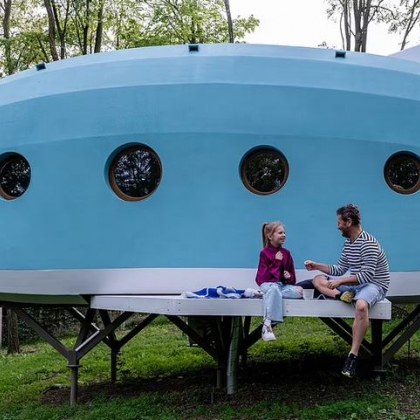 12 годишно момиче проектира мечтаната си къщичка а нейният баща плати