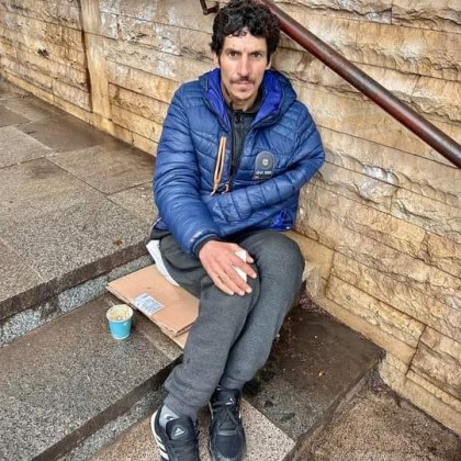Млад мъж от Пазарджик проси за да преживява Асен който