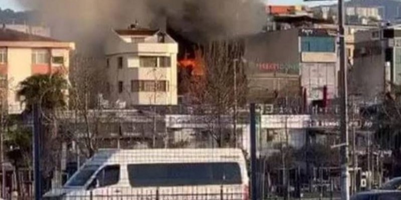 Пожар избухна в хотел, има жертви и ранени